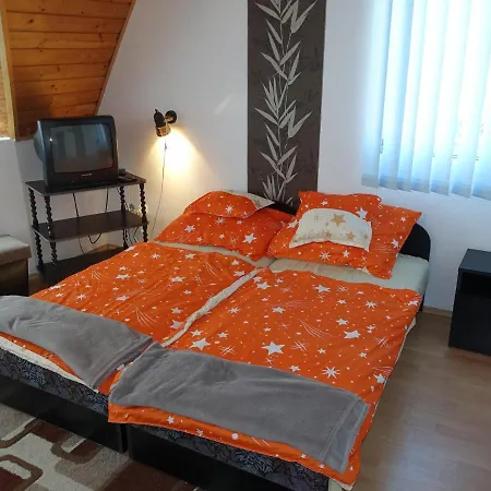 Holiday In Balatonkeresztur 19264 度假居 *